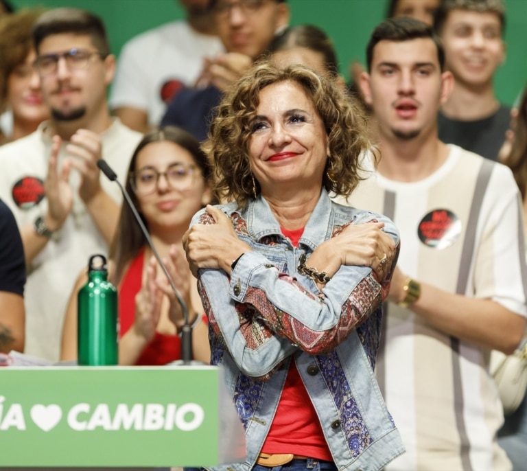 Montero critica al PP por alimentar a la "bestia" de Vox con discursos de odio