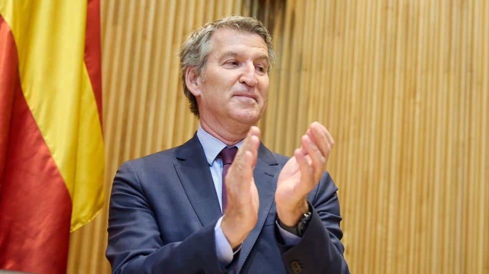 Génova calcula que le falta un millón de votos para aislar a Vox y gobernar en solitario 