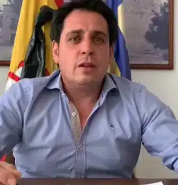 El PP exige la dimisión de su alcalde en Torremejía tras agredir [...]