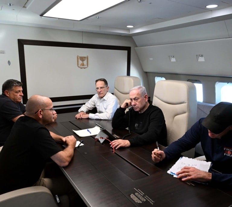 El avión de Netanyahu vuelve a cruzar el estrecho de Gibraltar para evitar Francia