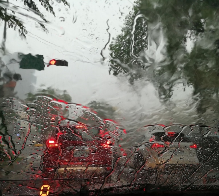 La AEMET activa alertas por fuertes lluvias y tormentas en Baleares y Cataluña