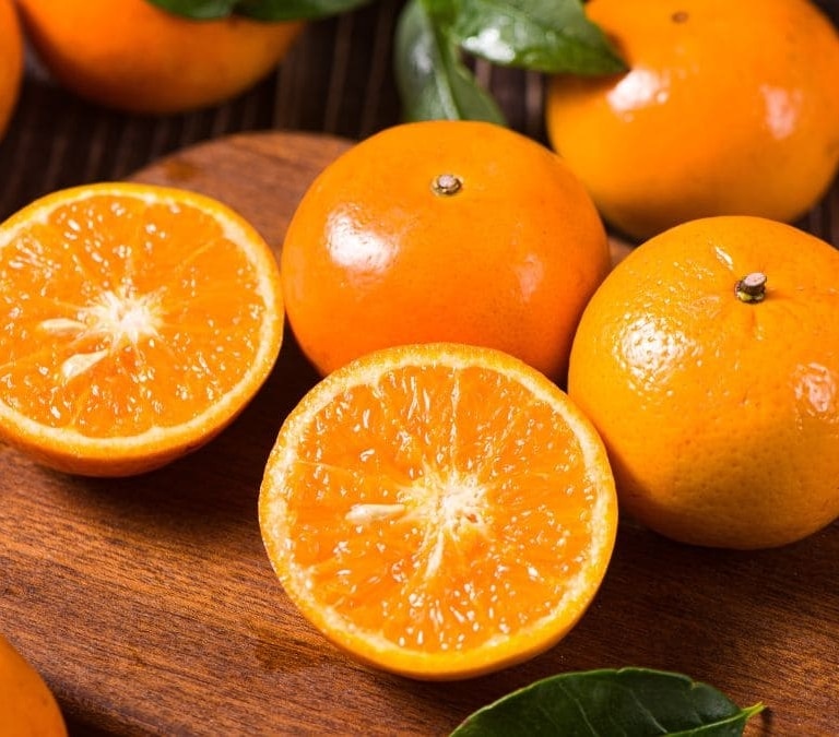 Qué es el hilo blanco de las mandarinas y por qué deberías comértelo