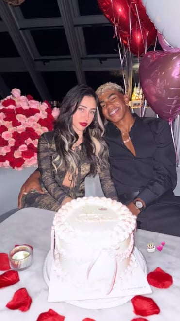 Confirmación en el cumpleaños Nicki Nicole