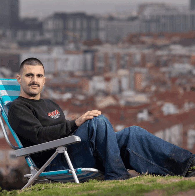 "Muchas de las miserias contemporáneas vienen del amor al trabajo"