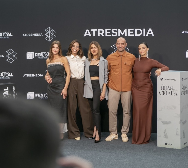 ‘Las hijas de la criada’, la serie basada en la novela de Sonsoles Ónega, llegará en noviembre a Atresplayer