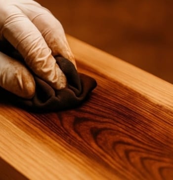 La mezcla viral para que tus muebles de madera luzcan como nuevos