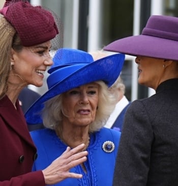 Una enigmática Melania oculta de nuevo su mirada en Windsor