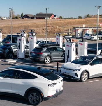 Las dos velocidades del vehículo eléctrico en Europa: Noruega 98%, España 18%
