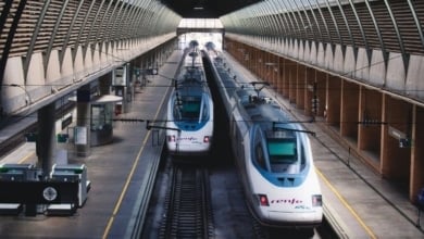 La OCU informa de cómo reclamar si tu tren llega con retraso