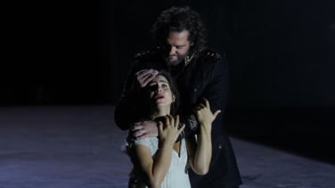 ‘Otello’, en el Teatro Real: feminicidio en blanco sobre negro