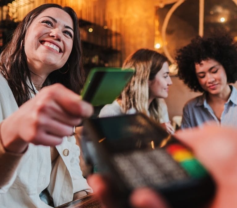 Las prácticas que debes aplicar en los restaurantes para que no te cobren de más