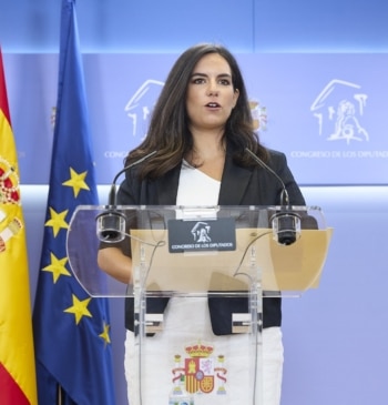 Vox califica de "pueril" la oposición del PP: "Entre el 'me gusta [...]