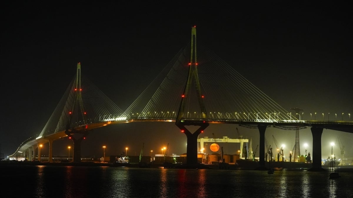 El puente de la Constitución de 1812, popularmente conocido como de la Pepa.