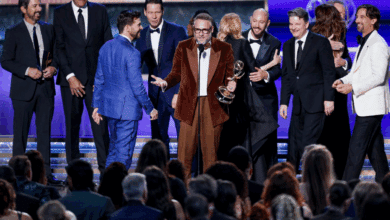 Labubus, kufiyas y pasión por el rojo: las mejores imágenes de los Emmy 2025