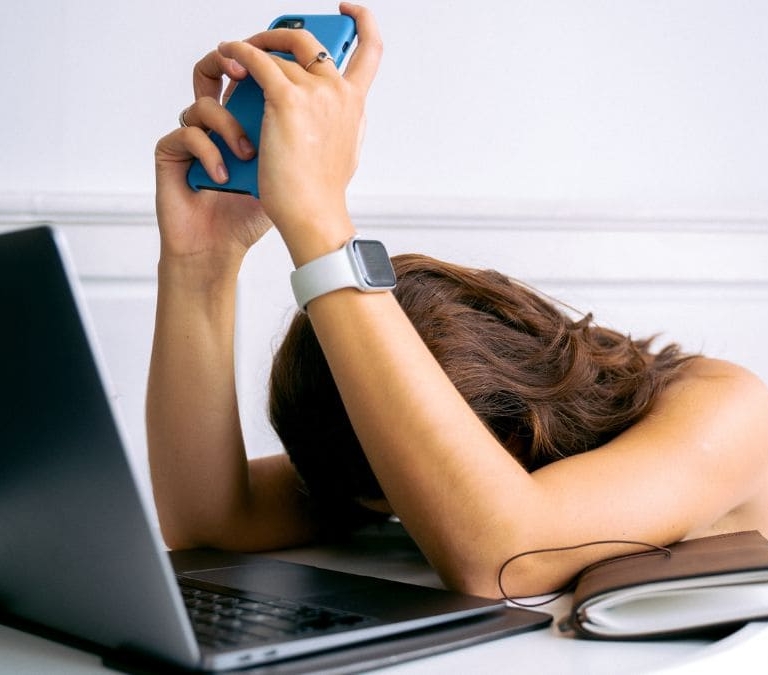 Por qué la vuelta al trabajo puede acelerar los signos de envejecimiento