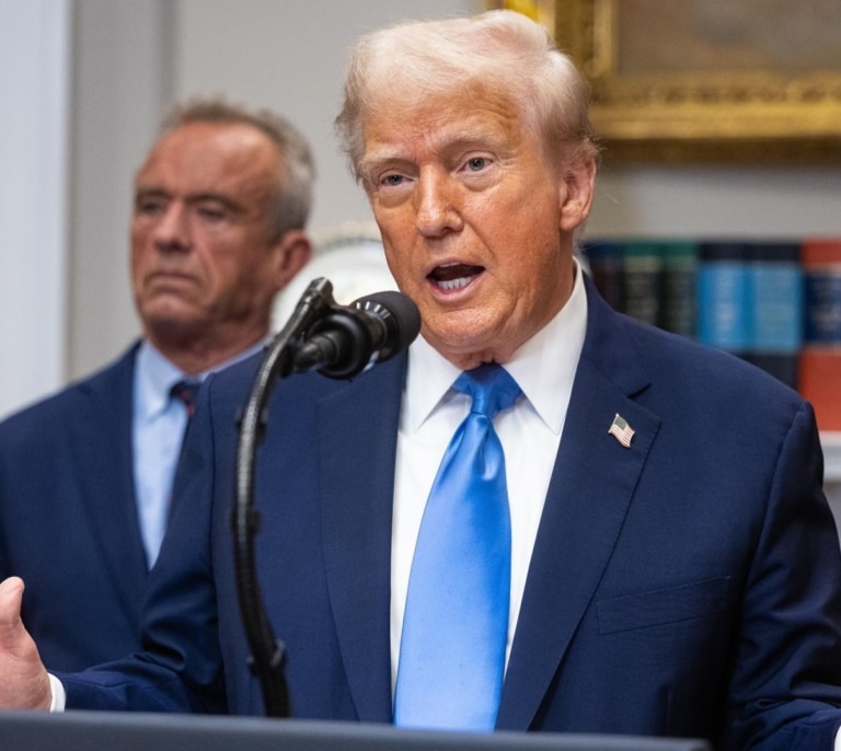 ¿Es el paracetamol peligroso para el feto? La Agencia Europea del Medicamento y la OMS desmienten a Trump