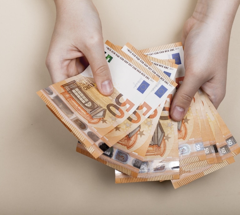 Esta es la cantidad de dinero en efectivo que deberías tener en casa, según el Banco Central Europeo