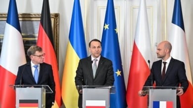 Sikorski: "Sabemos lo que haría Trump si dos MiG cubanos sobrevolaran Mar-a-Lago"