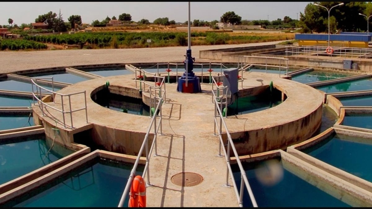 La Fiscalía pide interrogar a los jefes de la empresa del agua de Valencia: 80 millones de euros bajo la lupa