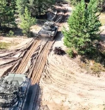 Rusia y Bielorrusia juegan a la guerra mientras Polonia cierra y refuerza [...]