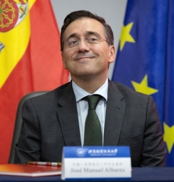 Los diplomáticos acusan a Albares de opacidad en el nombramiento de los [...]