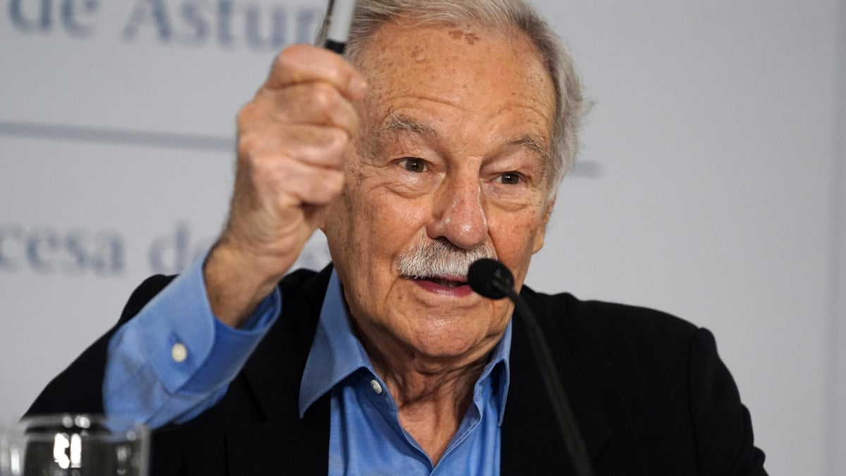 Eduardo Mendoza, en Oviedo.
