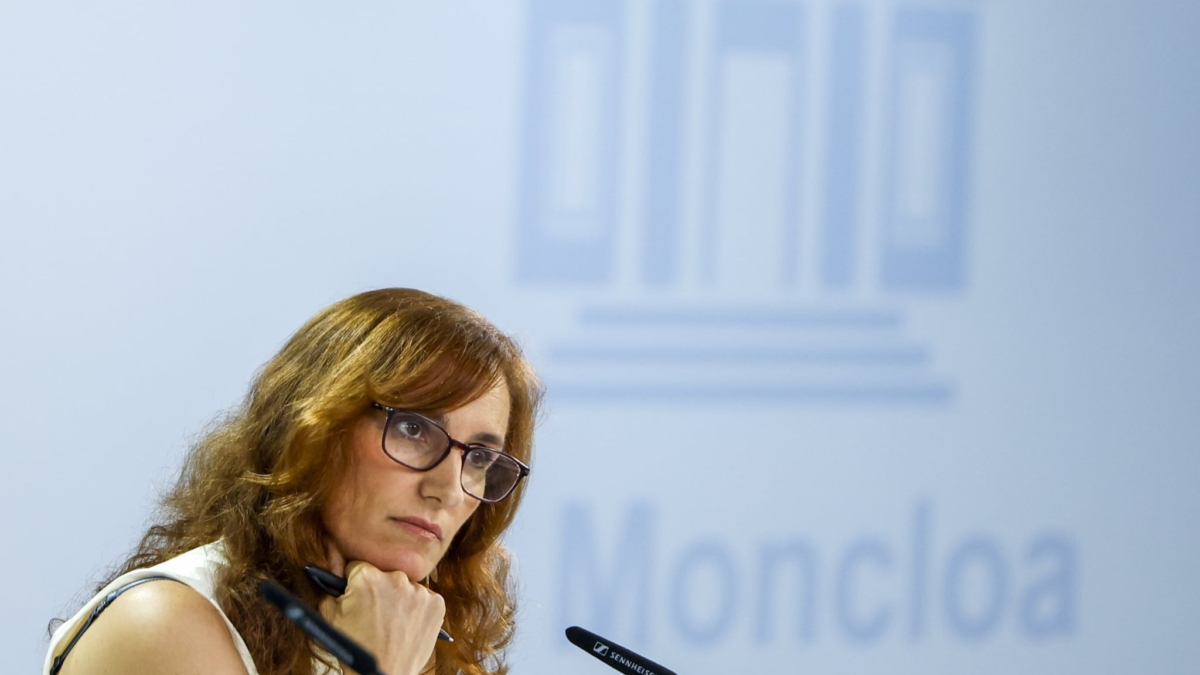 MADRID, 14/10/2025.- La ministra de Sanidad, Mónica García durante la rueda de prensa posterior a la reunión del Consejo de Ministros, este martes en el Palacio de La Moncloa. EFE/Mariscal
