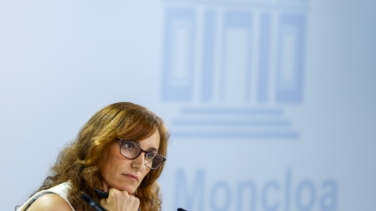 El Gobierno sube un escalón más con el aborto y lleva su batalla contra Ayuso a los tribunales