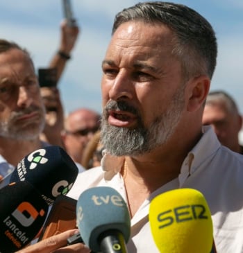 Abascal se niega a entrar en el debate de la moción porque [...]
