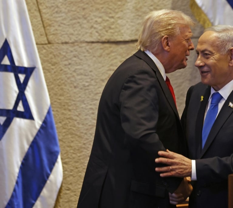 Trump se lleva el crédito del fin de la guerra en Gaza y condena políticamente a Netanyahu