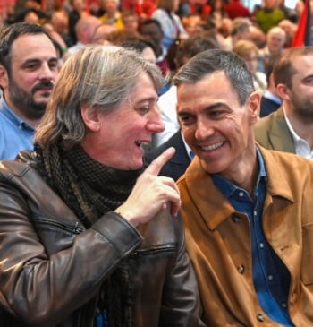 Sánchez responsabiliza a Feijóo y Abascal de mantener a Mazón, autor de [...]