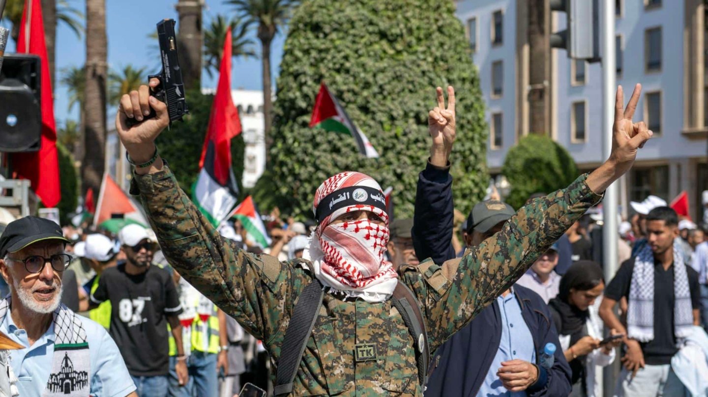 De "Trump el carnicero" a banderas de Israel en llamas: los marroquíes exigen a Mohamed VI romper con Netanyahu