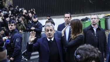 Del Elíseo a prisión de la mano de Carla Bruni: auge y caída de Sarkozy