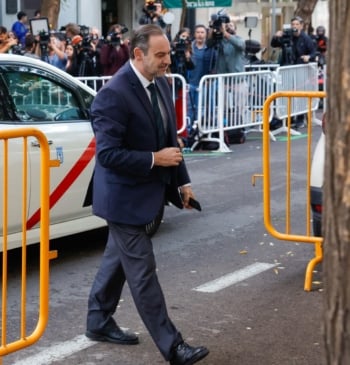 Ábalos llega a la cita clave en el Supremo sin su abogado