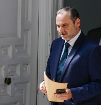 Gobierno y Ferraz recelan del último paso del juez del 'caso Ábalos': [...]