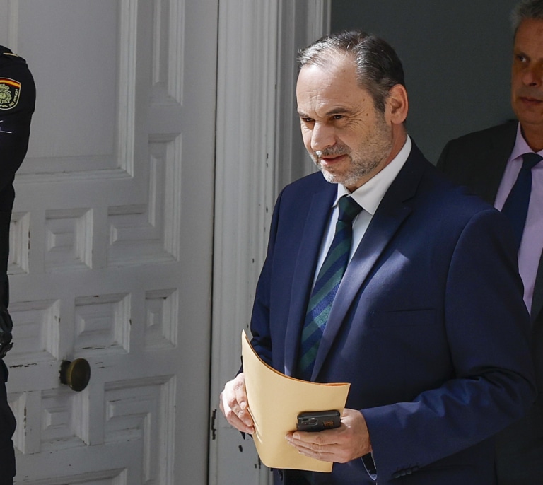 Gobierno y Ferraz recelan del último paso del juez del 'caso Ábalos': "Busca lo que no hay: financiación irregular del PSOE"