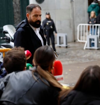 El juez muestra su desconcierto ante el exgerente del PSOE: "¿Para qué [...]