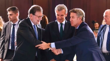 Rajoy apela a Feijóo para seguir en la moderación frente Sánchez y Abascal: "A un extremista no se le puede oponer otro"