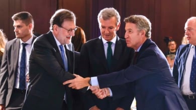 Rajoy apela a Feijóo para seguir en la moderación frente Sánchez y Abascal: "A un extremista no se le puede oponer otro"