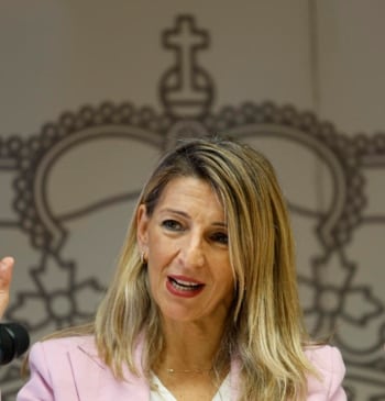 Yolanda Díaz se mofa de la instrucción de Peinado "contra todos los [...]