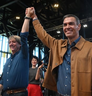 Sánchez responsabiliza a Feijóo y Abascal de mantener a Mazón, autor de [...]