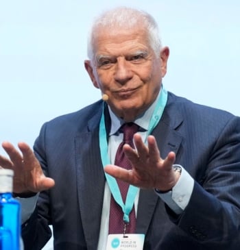 Borrell critica a Zapatero por su actuación en Venezuela: "No representa a [...]