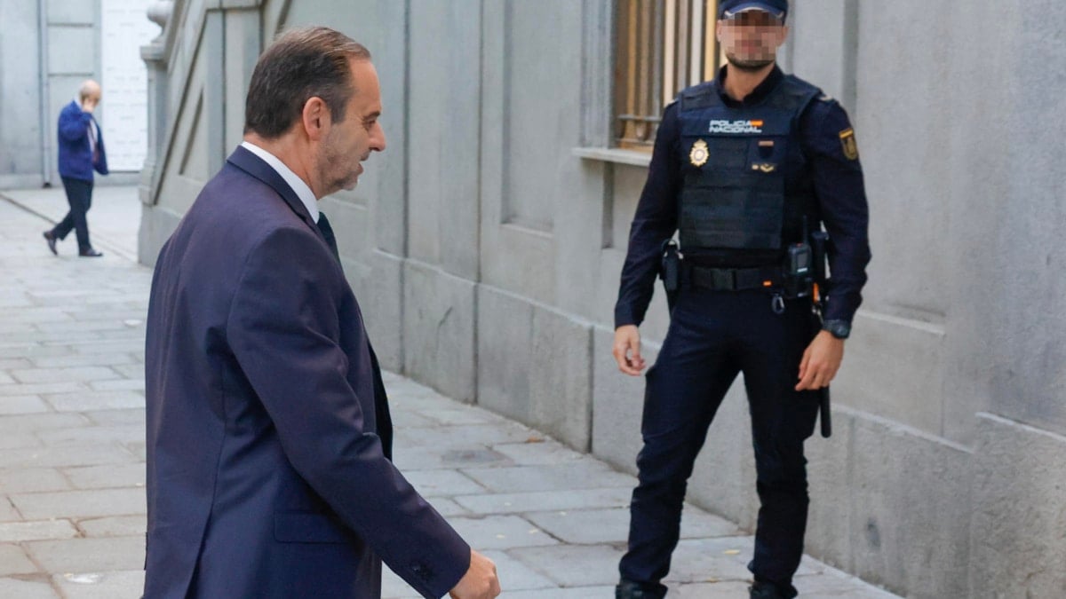 Bronca del juez a Ábalos: "Esto no es el Congreso, diga si va a declarar o no"