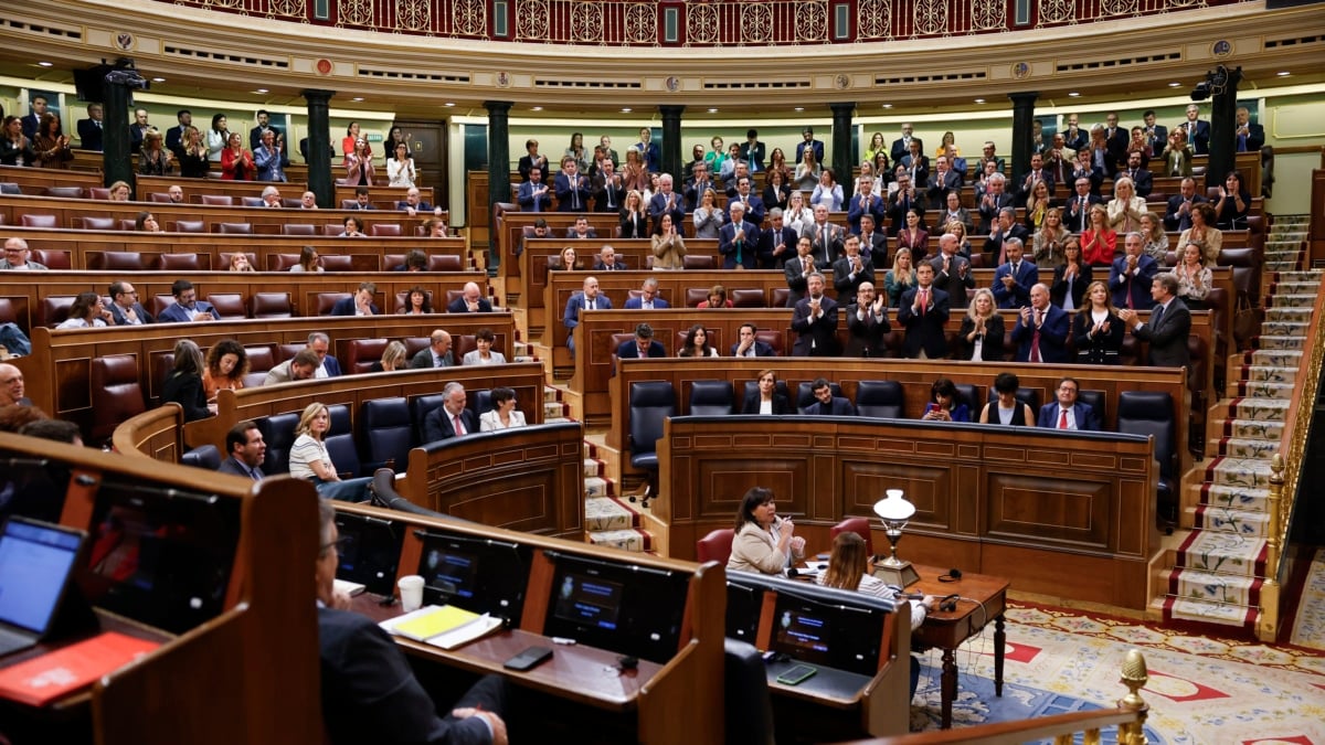 Los diputados del PP aplauden a María Corina Machado, Premio Nobel de la Paz.