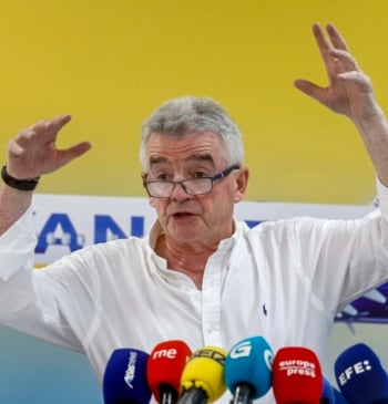 O´Leary pide la renuncia de Bustinduy
