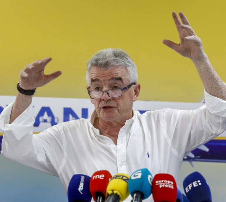 O´Leary pide la renuncia de Bustinduy