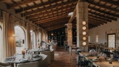 Vermell, restaurante del hotel Vestige Son Vell en Menorca, cierra tercera temporada con menú especial
