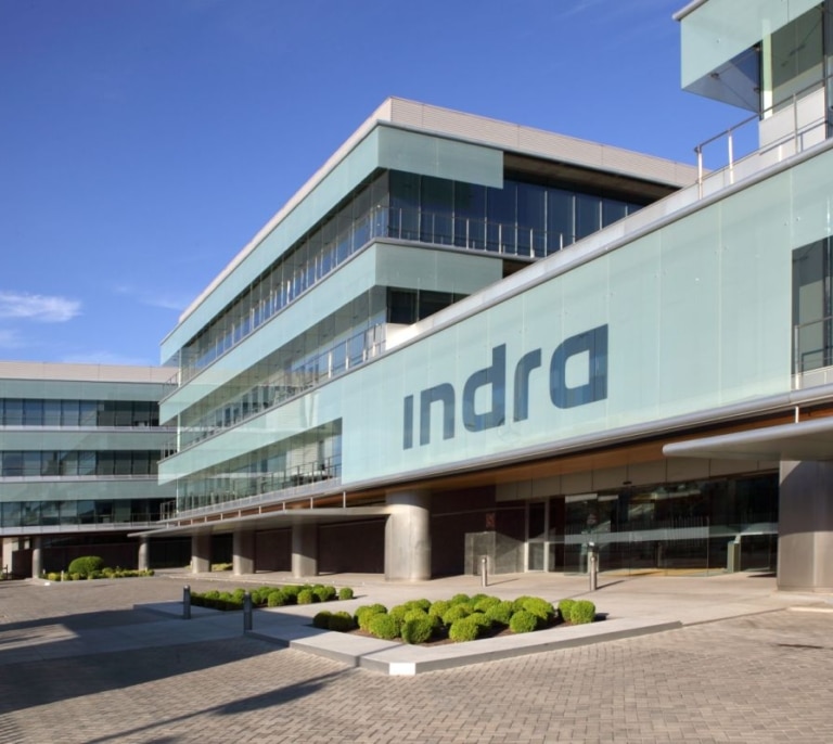 Indra supera los 40 euros por acción y suma 4.000 millones de capitalización desde enero