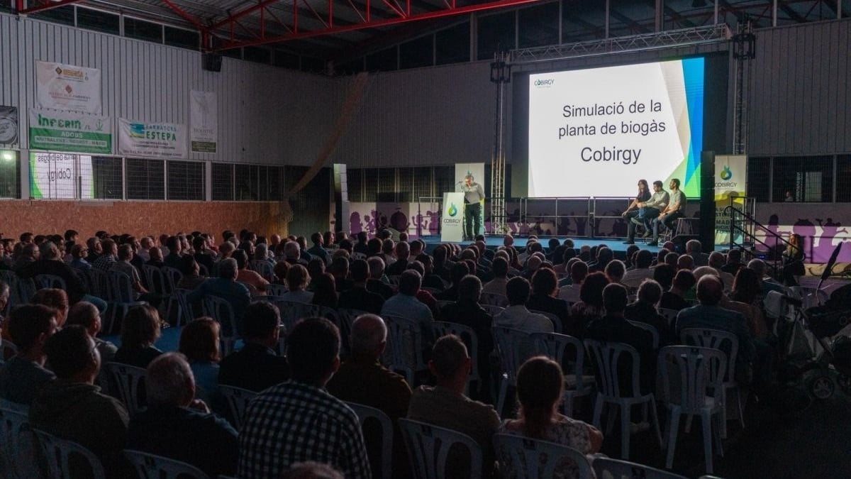 Más de 350 ganaderos y agricultores se reúnen en La Sentiu de Sió para mostrar su apoyo a la planta de biogás Cobirgy