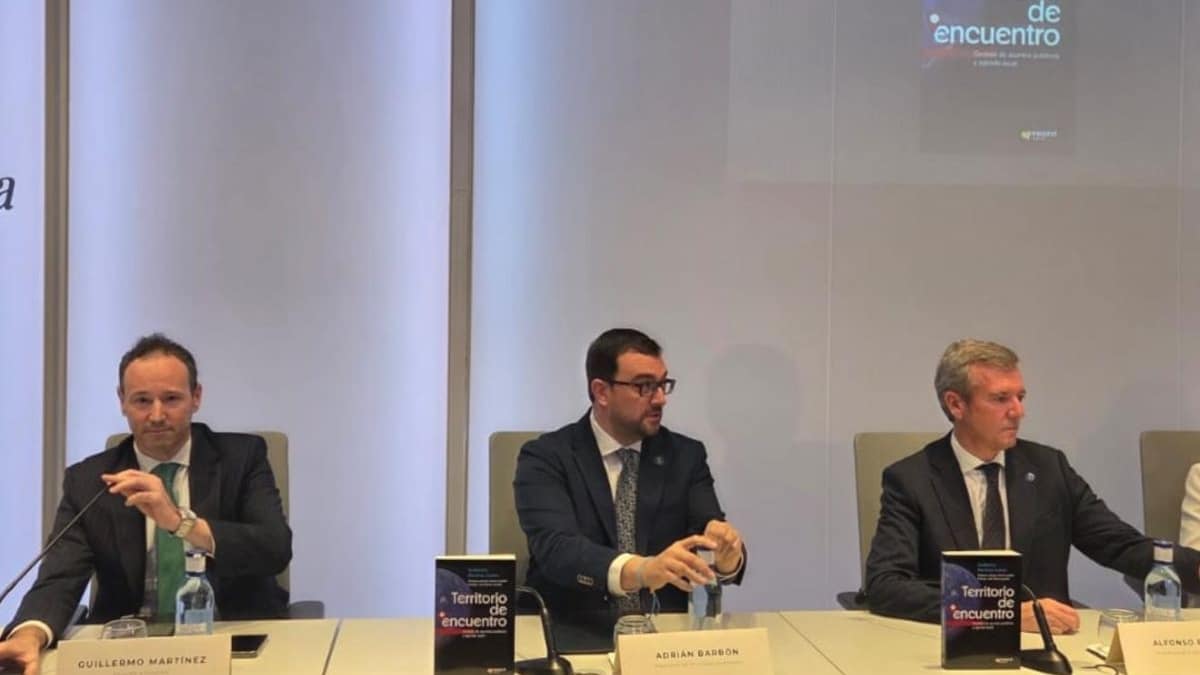 Guillermo Martínez presenta ‘Territorio de encuentro’ con los presidentes de Asturias y Galicia